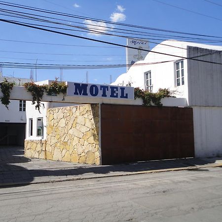 Motel Mykonos Puebla Bagian luar foto